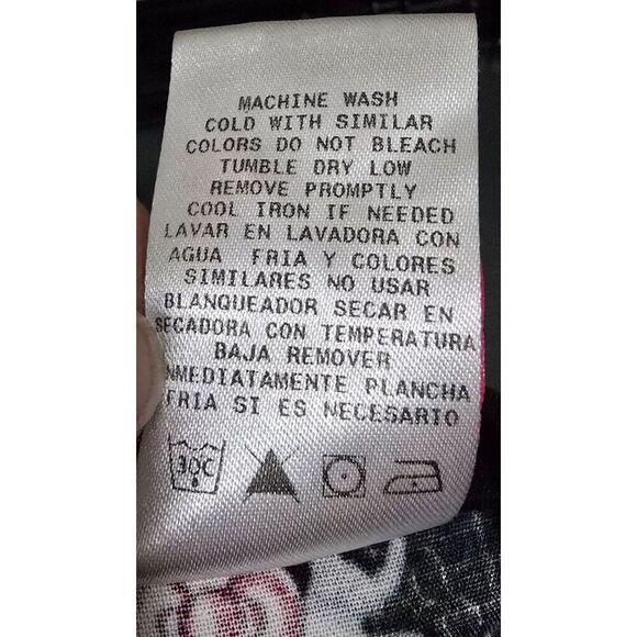 Hello Kitty Womens Scrub Top 2XL Black V-Neck Short Sleeve Cotton/Polyester Blen - Picture 6 of 6